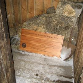 2006 New AHT sign to be installed at Hut Point