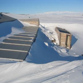 2006 Snow build-up along the North wall of Scott's 'Terra Nova' hut