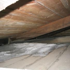 Snow ingress in roof cavity of Scott's 'Discovery' Hut