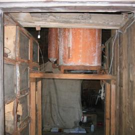 2003-04 Drummond's acetylene gas generator in Shackleton's 'Nimrod' Hut (001)
