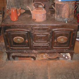 Mrs Sam cast iron cooking range in Shackleton's 'Nimrod' Hut 