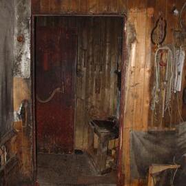 2003-04 Exit to cold porch in Scott's 'Terra Nova' Hut