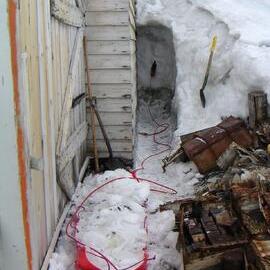 2002-03 Ice removal from south wall of Scott's 'Terra Nova' Hut