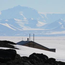 2008-09 'Terra Nova' hut, General exterior (167)