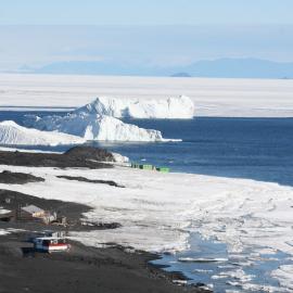 2008-09 'Terra Nova' hut, General exterior (178)