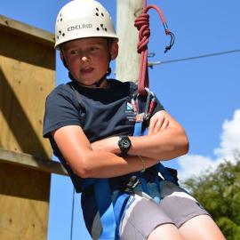 Young Inspiring Explorer Nico on the high ropes (013)