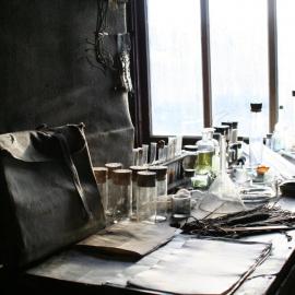 2008-09 'Terra Nova' hut, interior artefacts (405)