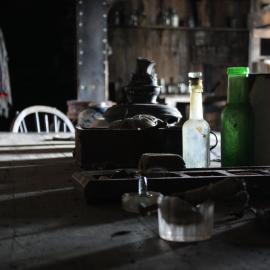 2008-09 'Terra Nova' hut, interior artefacts (091)