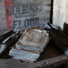 2008-09 'Terra Nova' hut, interior artefacts (092)