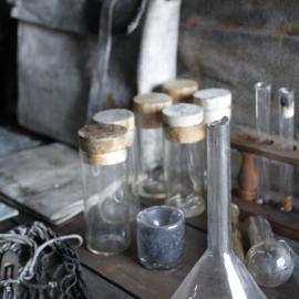 2008-09 'Terra Nova' hut, interior artefacts (104)