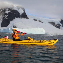Inspiring Explorer Jaylee Savage and Shauna Eldridge kayaking (001)
