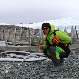 Olympic Kayaker and Expedition Kayaking Mentor Mike Dawson, Whale bones and boat remnants (001)
