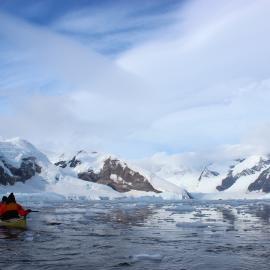 Inspiring Explorers Anzac Gallate and Laurette Siemonek kayaking through the brash ice (002)
