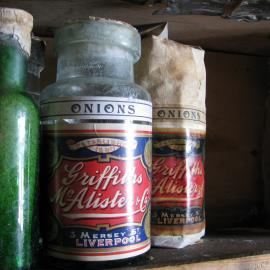 2008 09 'Nimrod' hut, interior artefacts (017)