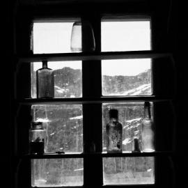 2008 09 'Nimrod' hut, interior artefacts (049)