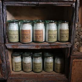2008 09 'Nimrod' hut, interior artefacts (054)