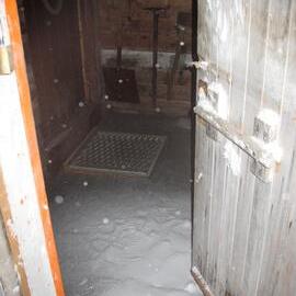 Winter 2009 Scott's 'Terra Nova' hut (003)