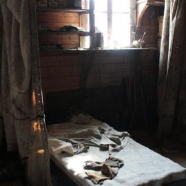 2008 09 'Nimrod' hut, interior artefacts (089)