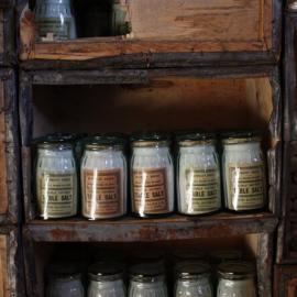 2008 09 'Nimrod' hut, interior artefacts (146)