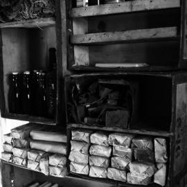 2008 09 'Nimrod' hut, interior artefacts (147)