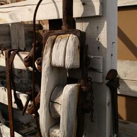 2007 Pulley outside Shackleton's 'Nimrod' hut, Cape Royds