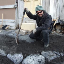 2007 Gord Macdonald with the new front step, Cape Royds