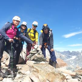 Group photo on summit of Mount Ollivier (009)