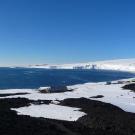 2009-10 Scott's 'Terra Nova' hut and Cape Evans field camp