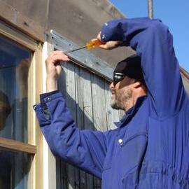 2006-07 Conservators at work, Steve Brown at Cape Royds