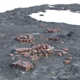 2006-07 Caches of stores at Cape Royds