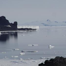 2006-07 Cape Royds landscape (002)