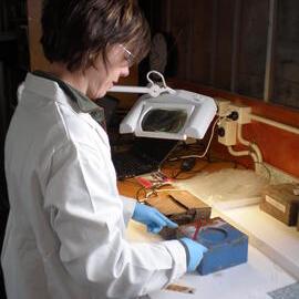 2007 Conservator Fiona Cahill at work