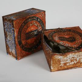 2007 Huntley & Palmers biscuit box