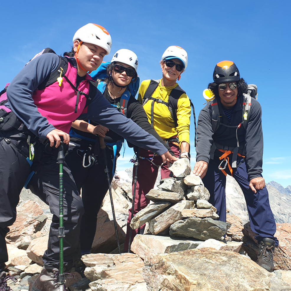 In the Footsteps of Hillary 2022