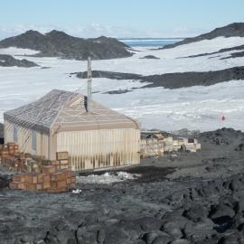 Southeast aspect, Shackleton's 'Nimrod' Hut (001)