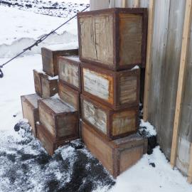 Scoria in-fill behind boxes, Shackleton's 'Nimrod' Hut (001)