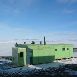 2003 Hillary's TAE/IGY hut, North elevation