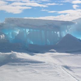 2003 K440 at Granite Harbour - Landscape (006)