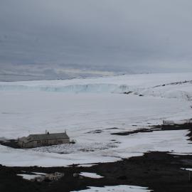 2013-14 Scott's 'Terra Nova' hut from Wind Vane Hill, Cape Evans
