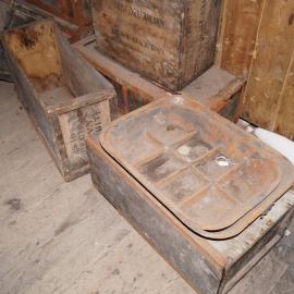 2013-14 Location image, artefacts, Scott's 'Discovery' hut, Hut Point