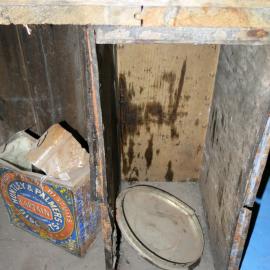 2013-14 Location image, artefacts on Table 1, Scott's 'Discovery' hut, Hut Point (004)