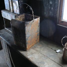 2013-14 Location image, artefacts on Table 1, Scott's 'Discovery' hut, Hut Point (006)