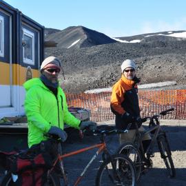 2013-14 Al Fastier and Gord Macdonald with bikes at Hut Point