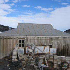 2005-06 Shackleton's 'Nimrod' hut, exterior, Cape Royds (001)