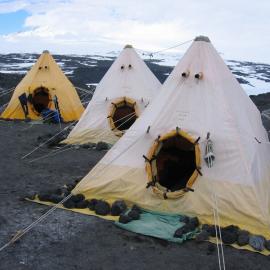 2005-06 AHT Field camp tents at Cape Royds (001)