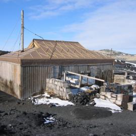 2005-06 Shackleton's 'Nimrod' hut, exterior, Cape Royds