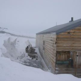 2005-06 Scott's 'Terra Nova' hut, exterior, Cape Evans (005)
