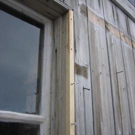 2005-06 Work details, window, Shackleton's 'Nimrod' hut, Cape Royds (004)