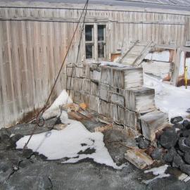 2005 Shackleton's 'Nimrod' hut stables, Cape Royds