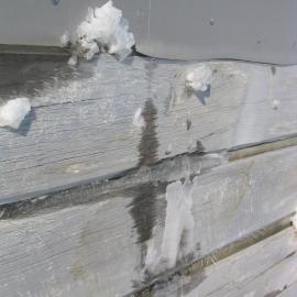 2006 Snow build-up, Scott's 'Terra Nova' hut, Cape Evans (002)